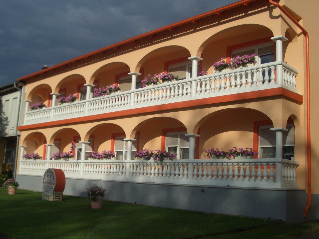 Arkadenhaus Steiner Acomodação com café da manhã Podersdorf am See Exterior foto