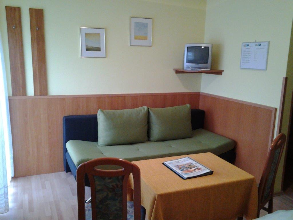 Arkadenhaus Steiner Acomodação com café da manhã Podersdorf am See Exterior foto